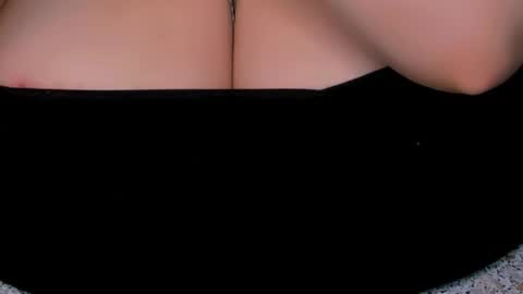 Snapshot of love_insidee chatting on October 9, 8:18 am Sailor online show from October 9, 8:18 am