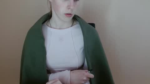 Vivian online show from April 4, 2:05 pm