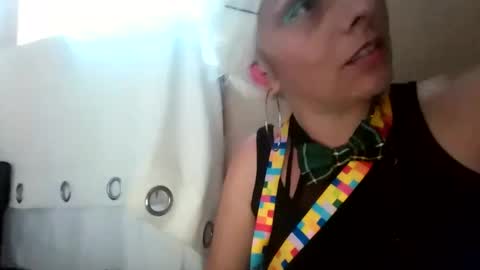 lovecandycunt143 online show from September 17, 1:47 am