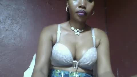 loveinlife750427 online show from March 12, 2:56 pm