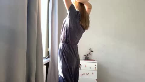 Snapshot of lovelladeboer chatting on October 22, 6:07 am Ella online show from October 22, 6:07 am