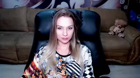 Snapshot of lovellymalina chatting on January 13, 5:12 pm private open online show from January 13, 5:12 pm