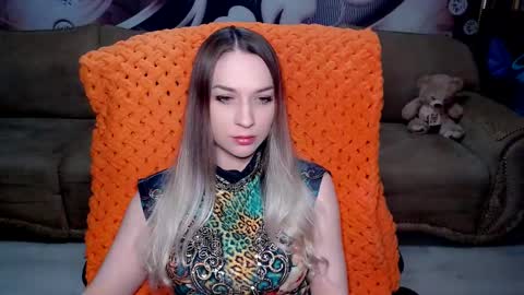 Snapshot of lovellymalina chatting on March 5, 7:05 am private open online show from March 5, 7:05 am