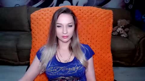 Snapshot of lovellymalina chatting on February 4, 6:17 pm private open online show from February 4, 6:17 pm