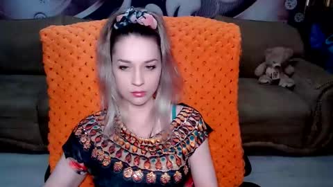 Snapshot of lovellymalina chatting on March 4, 7:08 am private open online show from March 4, 7:08 am