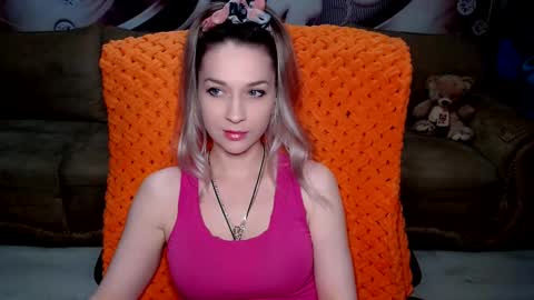 Snapshot of lovellymalina chatting on February 28, 12:52 pm private open online show from February 28, 12:52 pm