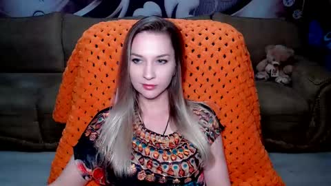 Snapshot of lovellymalina chatting on December 24, 4:30 pm private open online show from December 24, 4:30 pm
