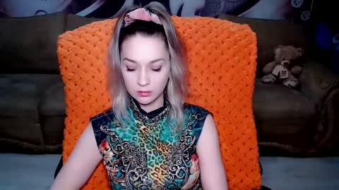 Snapshot of lovellymalina chatting on February 1, 12:58 pm private open online show from February 1, 12:58 pm