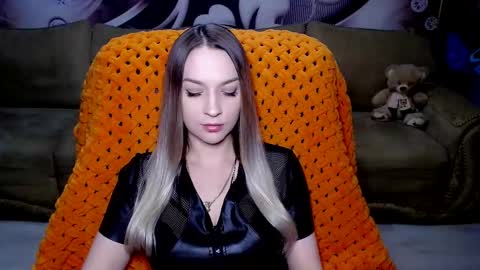 Snapshot of lovellymalina chatting on January 8, 4:33 pm private open online show from January 8, 4:33 pm