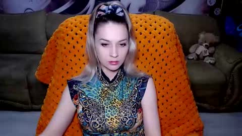 Snapshot of lovellymalina chatting on January 12, 3:35 pm private open online show from January 12, 3:35 pm