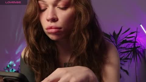 Elsa online show from March 26, 5:09 am