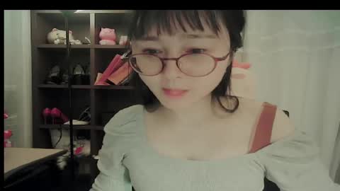 DANA KIM online show from March 4, 4:13 pm