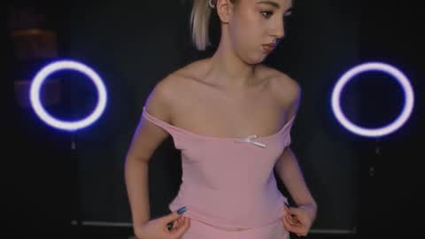 Bella 3 online show from January 9, 11:58 am