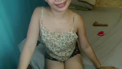 Snapshot of lovely_ivyxx chatting on October 16, 10:18 am lovely_ivyxx online show from October 16, 10:18 am