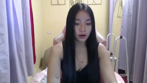 lovely_leah23 online show from September 17, 1:47 am