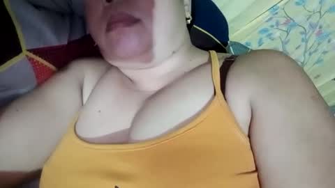 Snapshot of lovely_orchid chatting on January 27, 10:27 am lovely_orchid online show from January 27, 10:27 am