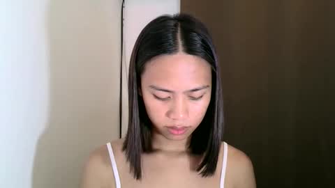 YVONNE online show from September 14, 2:48 pm