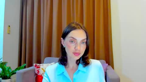 Snapshot of lovelyeemia chatting on October 26, 2:12 pm Mia online show from October 26, 2:12 pm