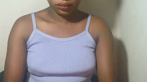 lovelylarra online show from March 2, 12:21 am