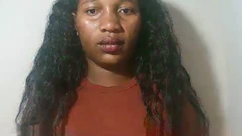 lovelylarra online show from February 28, 9:58 pm