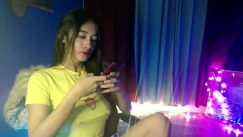 lovelypetite143 online show from March 10, 5:17 pm