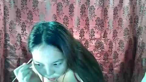 lovelypinay2 online show from February 6, 4:21 am