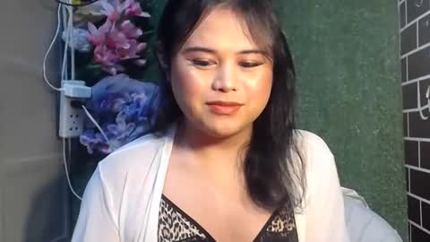 Snapshot of lovelypinaychubsx chatting on October 22, 12:15 am lovely online show from October 22, 12:15 am