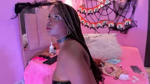 L O V E  online show from October 26, 12:11 pm