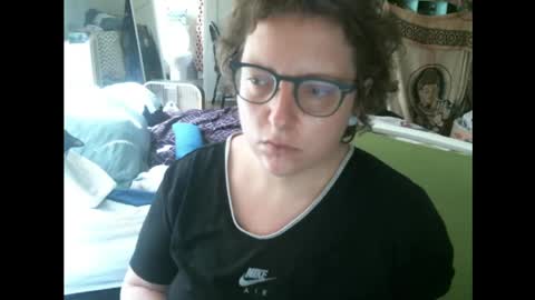 loverbee2727 online show from May 28, 9:56 pm