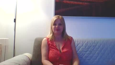 Snapshot of lovestar544963 chatting on October 1, 8:14 pm Marlyn online show from October 1, 8:14 pm