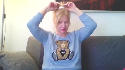 Snapshot of lovestar544963 chatting on December 10, 2:06 pm Marlyn online show from December 10, 2:06 pm