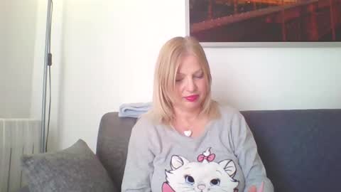 Snapshot of lovestar544963 chatting on January 30, 12:59 pm Marlyn online show from January 30, 12:59 pm