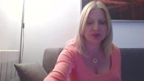 Snapshot of lovestar544963 chatting on February 6, 5:40 pm Marlyn online show from February 6, 5:40 pm