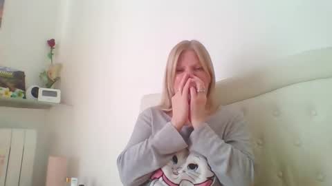 Snapshot of lovestar544963 chatting on January 26, 1:25 pm Marlyn online show from January 26, 1:25 pm