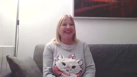 Snapshot of lovestar544963 chatting on January 22, 9:55 pm Marlyn online show from January 22, 9:55 pm