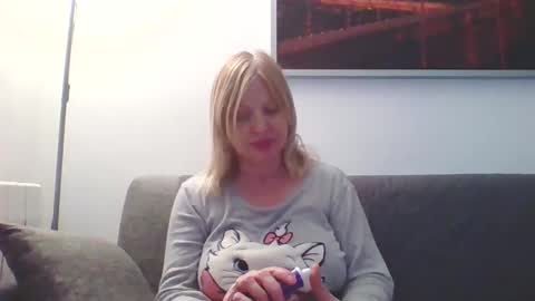 Snapshot of lovestar544963 chatting on December 27, 11:10 pm Marlyn online show from December 27, 11:10 pm