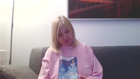 Snapshot of lovestar544963 chatting on January 3, 4:16 pm Marlyn online show from January 3, 4:16 pm