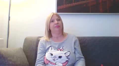 Snapshot of lovestar544963 chatting on December 4, 2:59 pm Marlyn online show from December 4, 2:59 pm