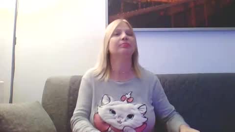 Snapshot of lovestar544963 chatting on December 3, 6:17 pm Marlyn online show from December 3, 6:17 pm