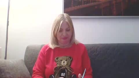 Snapshot of lovestar544963 chatting on December 2, 7:58 pm Marlyn online show from December 2, 7:58 pm