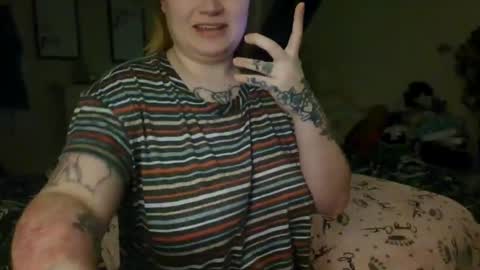 Snapshot of lovetubes101 chatting on January 5, 2:06 am lovetubes101 online show from January 5, 2:06 am