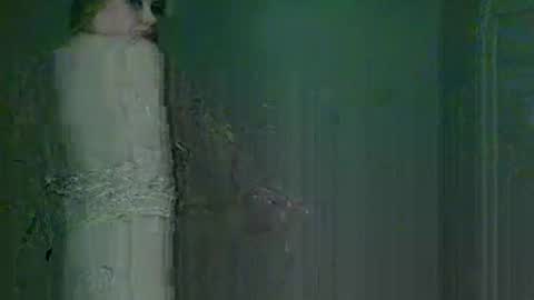 Snapshot of lovetubes101 chatting on October 19, 12:23 am lovetubes101 online show from October 19, 12:23 am