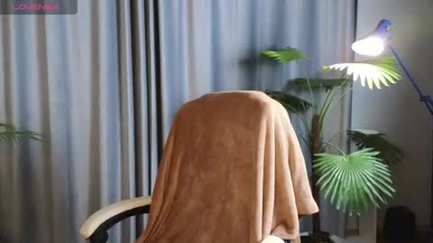 lowkeywild_ online show from June 26, 3:08 am