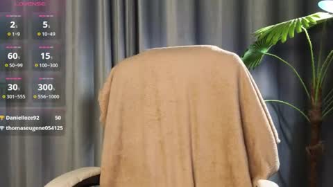 lowkeywild_ online show from July 1, 10:26 am
