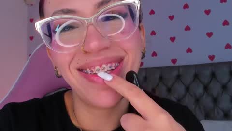 luana_adans online show from December 9, 11:58 am