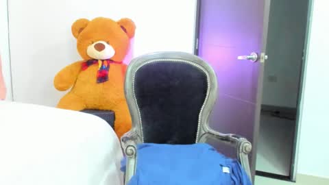 luara__01__lecat_1 online show from November 16, 2:13 am