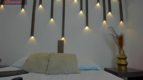 L U C C I A online show from December 15, 12:32 pm