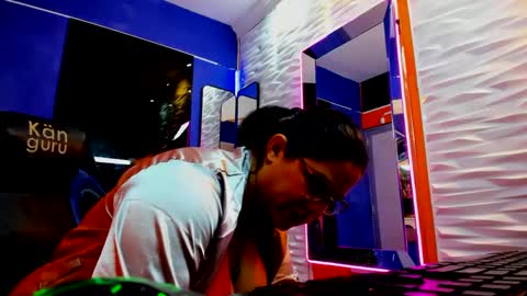 Snapshot of lucia_ht chatting on September 9, 2:11 am LUCIA online show from September 9, 2:11 am