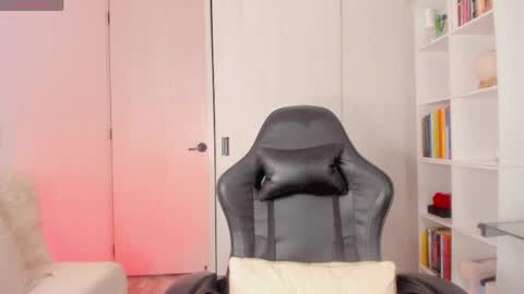 Lucia online show from May 10, 11:18 pm