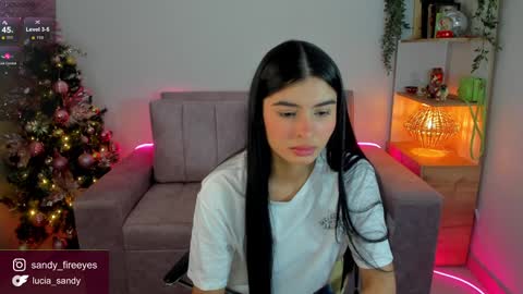 Lu   Intagramsandy fireeyes online show from December 11, 6:20 pm